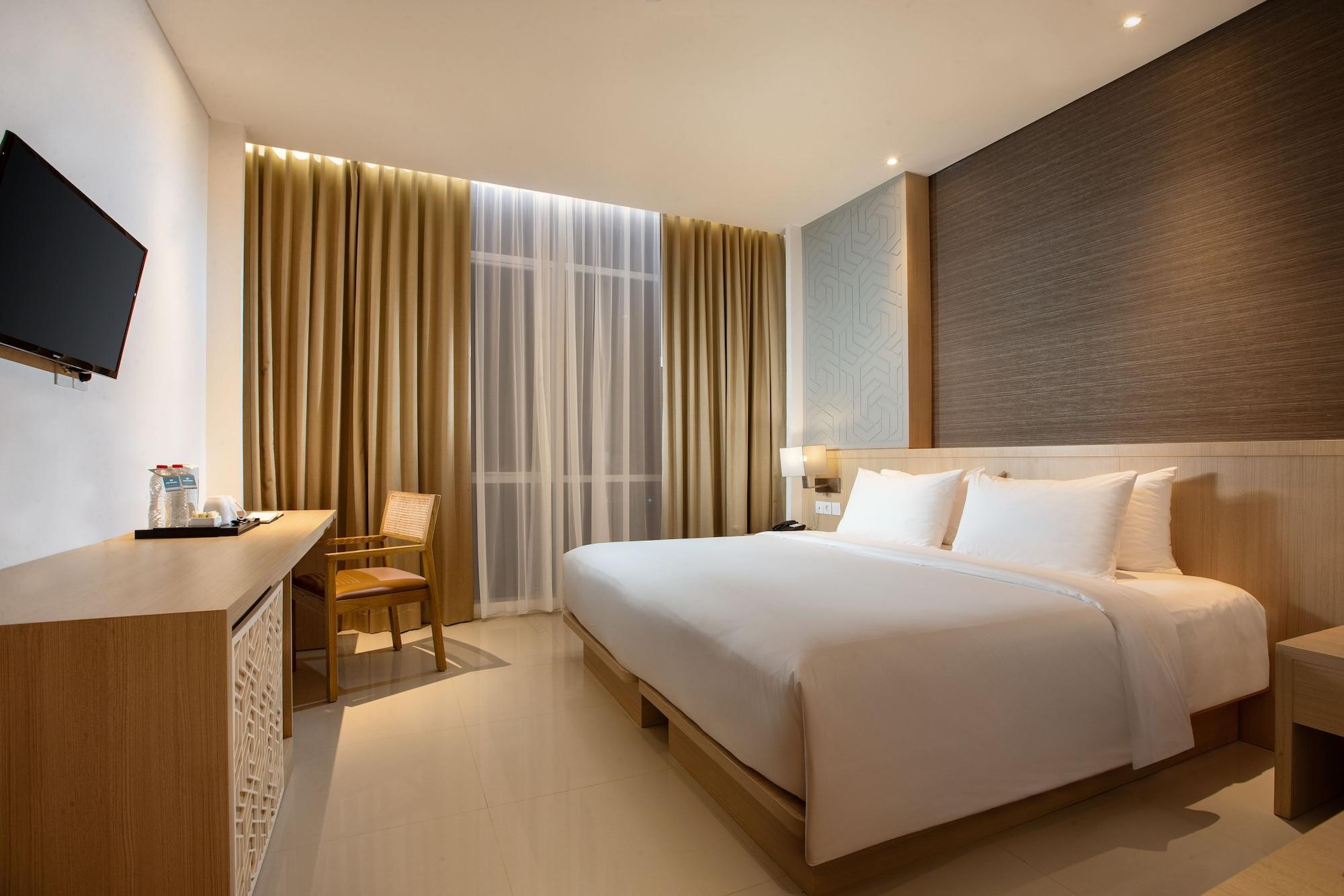 Hotel Santika Gresik Экстерьер фото