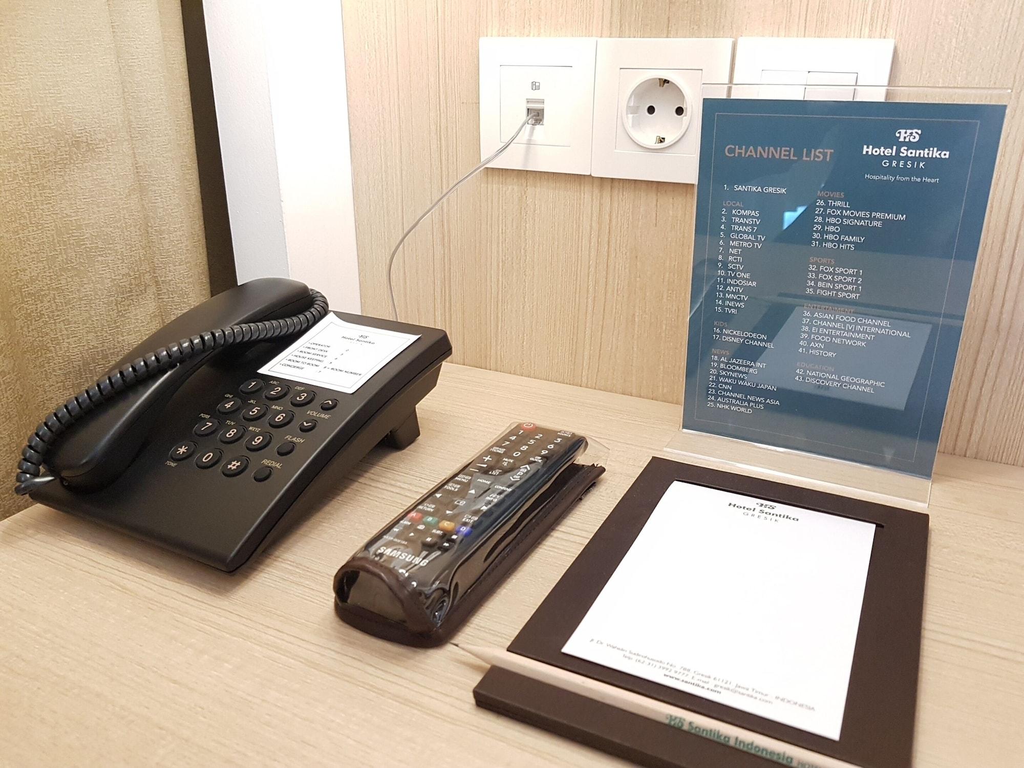 Hotel Santika Gresik Экстерьер фото