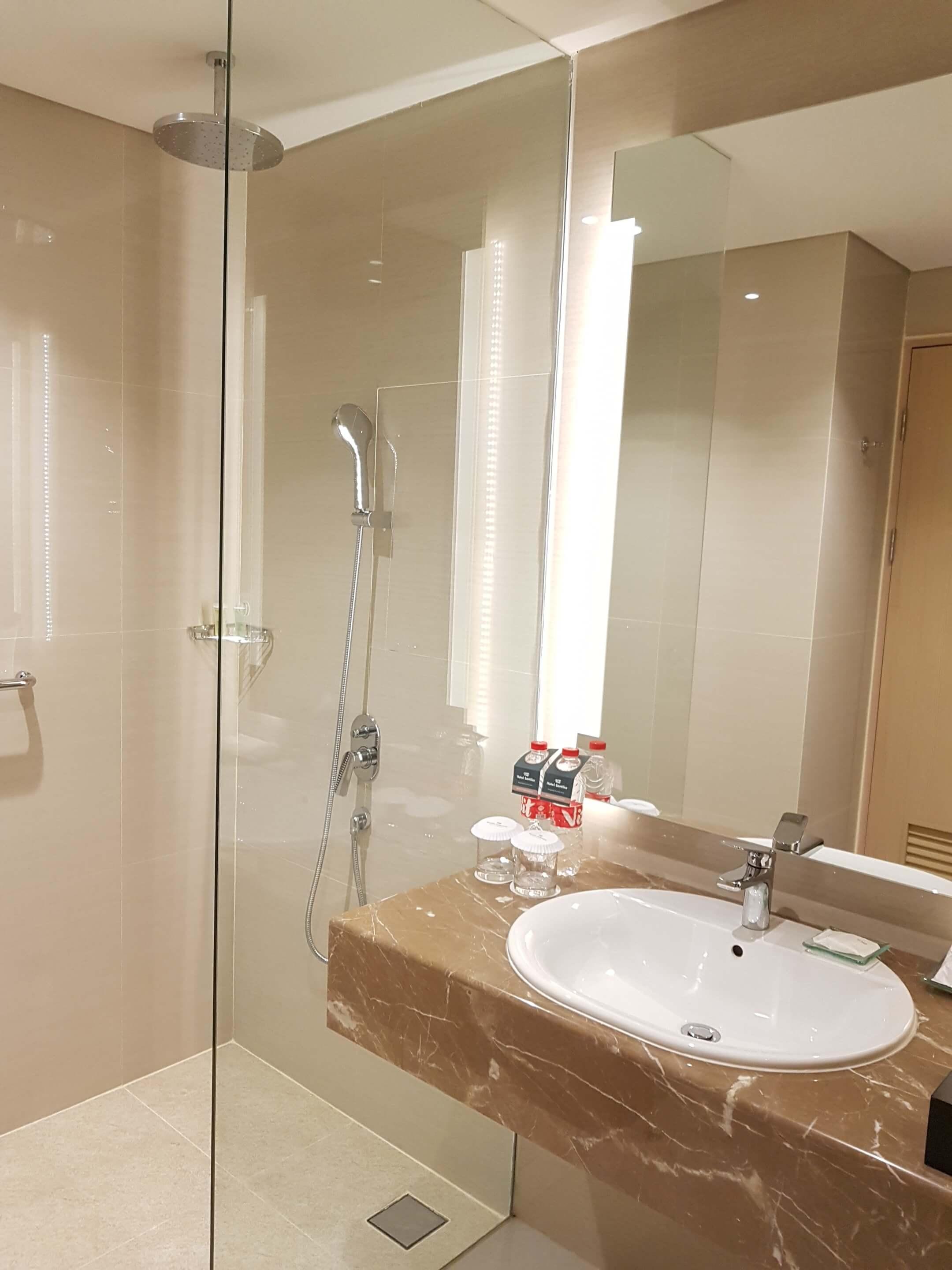 Hotel Santika Gresik Экстерьер фото