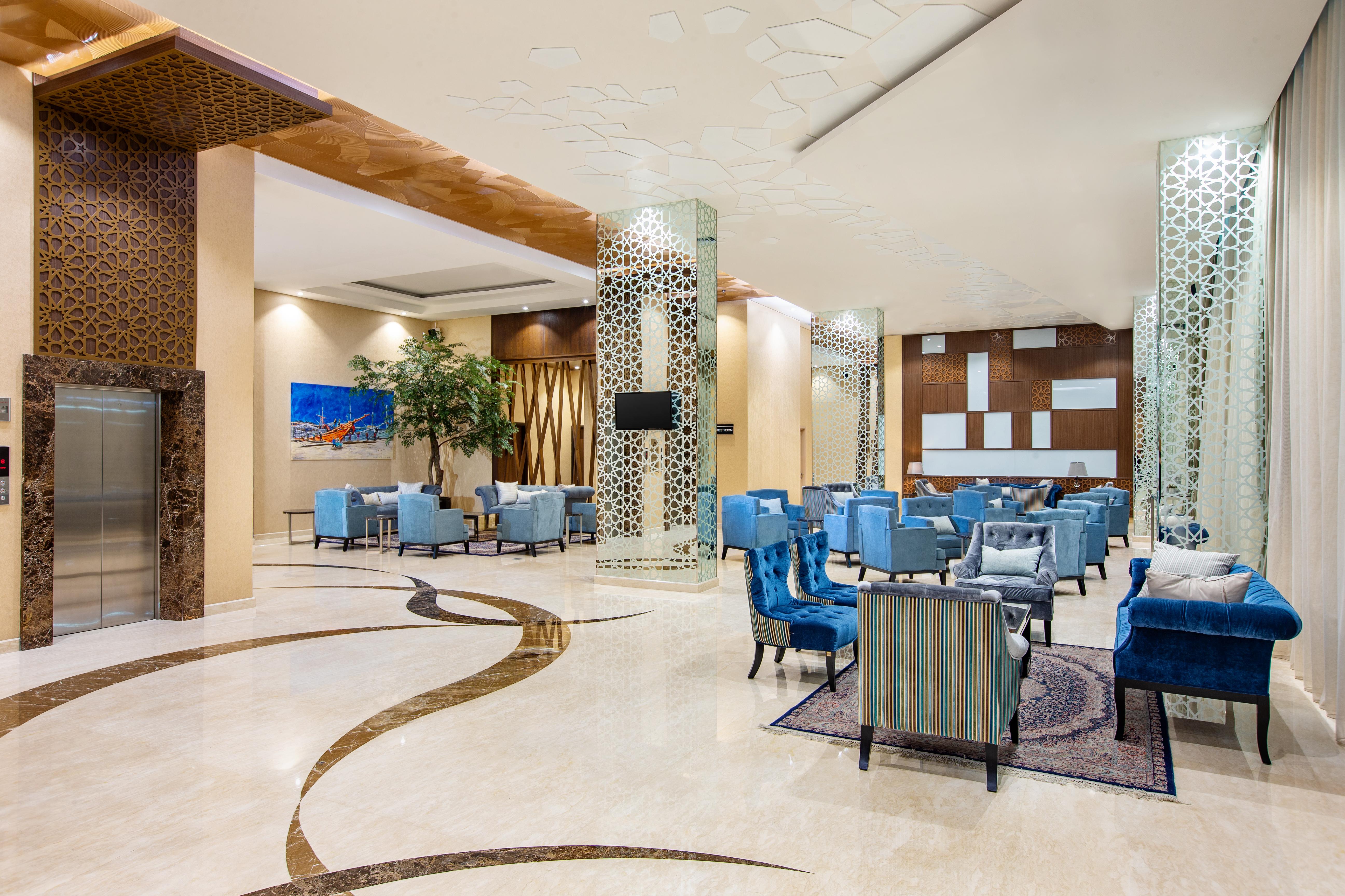 Hotel Santika Gresik Экстерьер фото