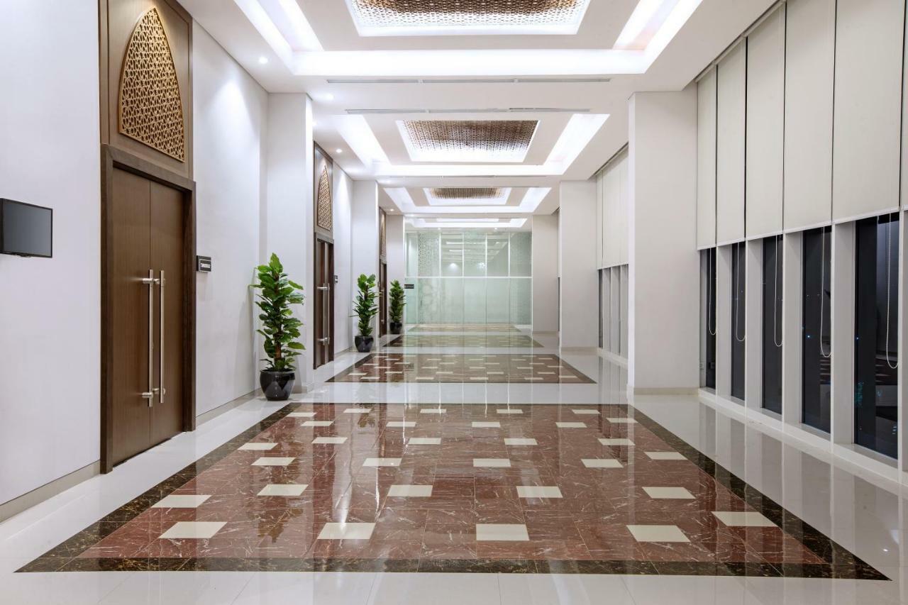 Hotel Santika Gresik Экстерьер фото